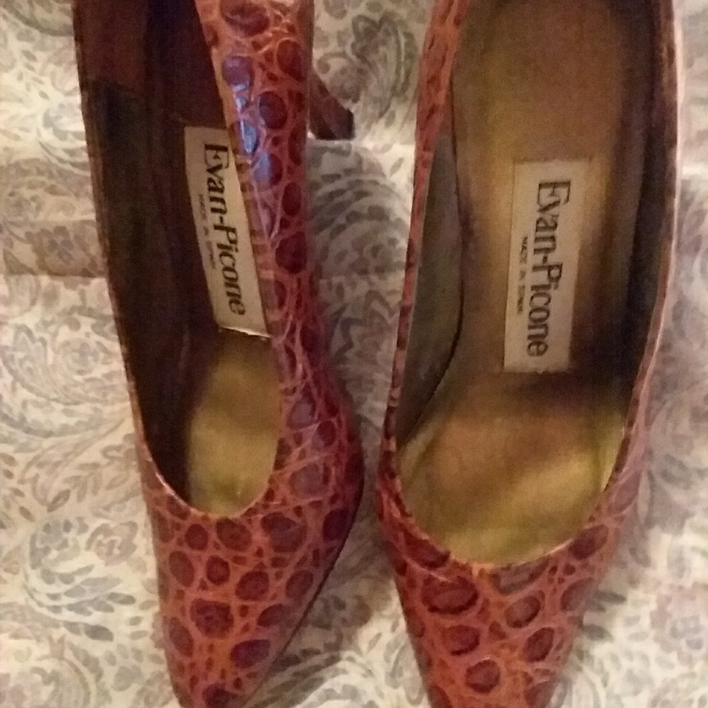 EVON PICONE ALLIGATOR VINTAGE HEELS SIZE 4.50